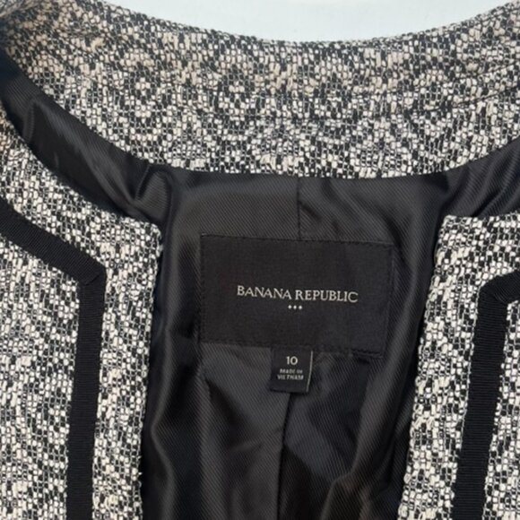 Banana Republic Factory Geometric Gray Blazer - Picture 2 of 3